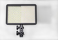 Видео свет Godox LED-308C (5600К-3300К с диммером)